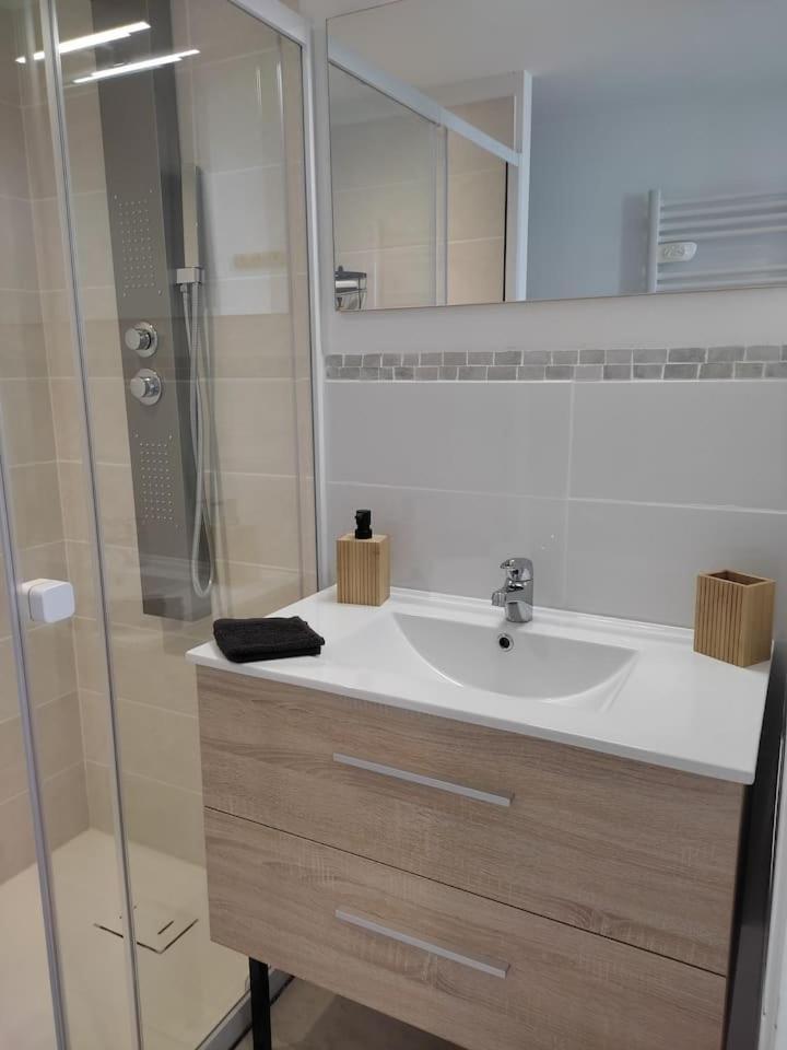 Le Studio Du Doux Tournon-sur-Rhone Luaran gambar
